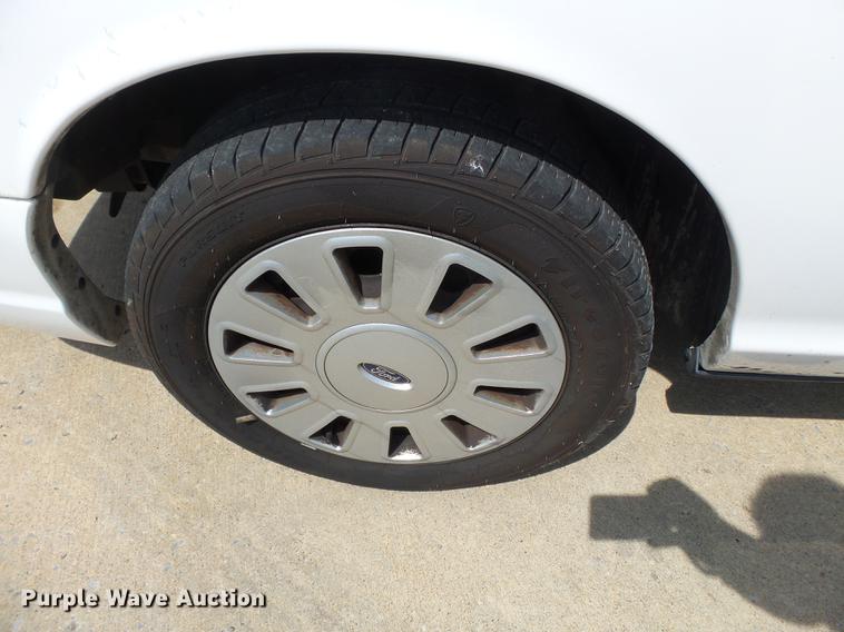 image for item DE7782 2009 Ford Crown Victoria Police Interceptor