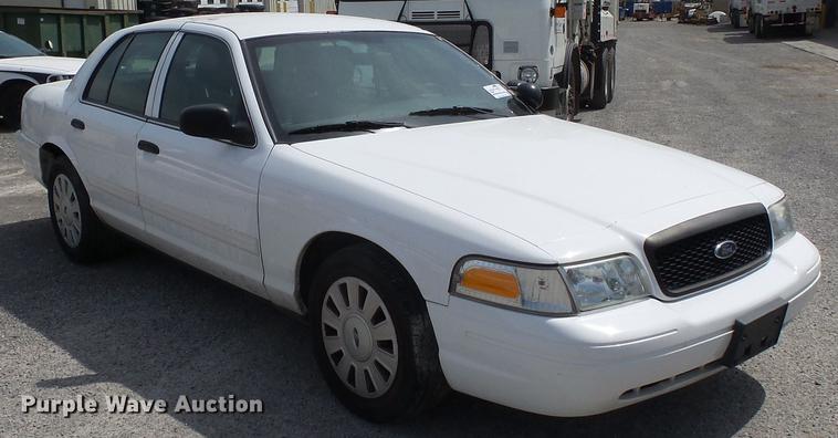 image for item DE7784 2011 Ford Crown Victoria Police Interceptor