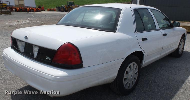 image for item DE7784 2011 Ford Crown Victoria Police Interceptor