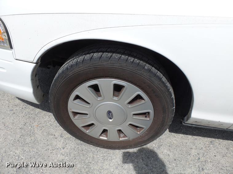 image for item DE7784 2011 Ford Crown Victoria Police Interceptor