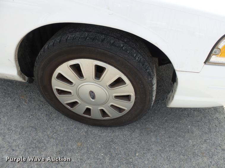 image for item DE7784 2011 Ford Crown Victoria Police Interceptor