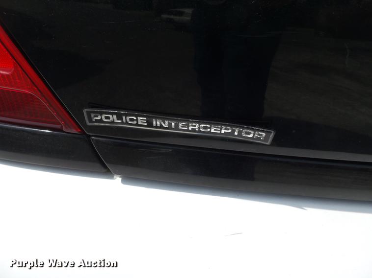 image for item DE7784 2011 Ford Crown Victoria Police Interceptor