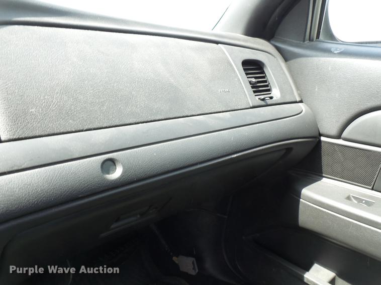 image for item DE7784 2011 Ford Crown Victoria Police Interceptor