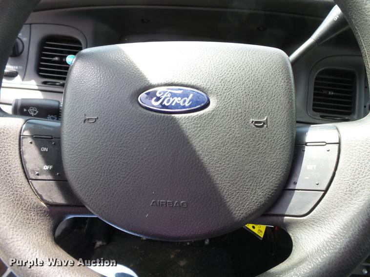 image for item DE7784 2011 Ford Crown Victoria Police Interceptor
