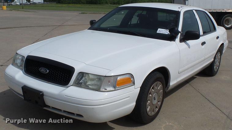 image for item DE7785 2005 Ford Crown Victoria Police Interceptor