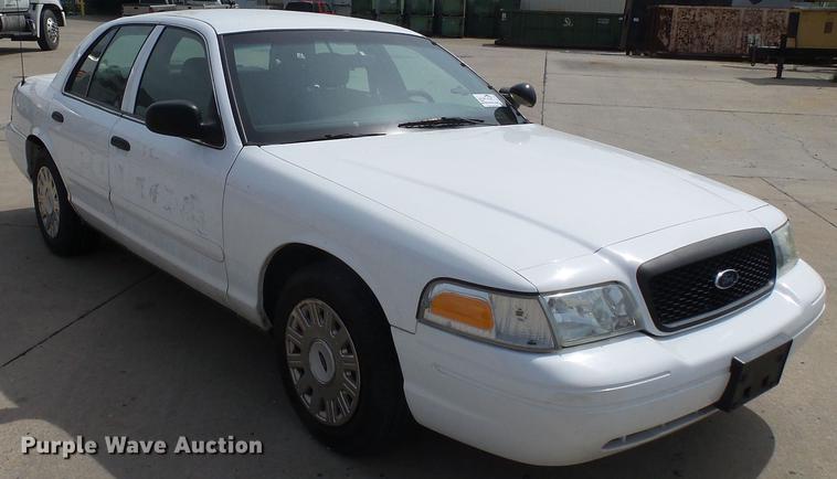 image for item DE7785 2005 Ford Crown Victoria Police Interceptor