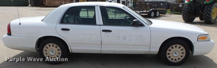 image for item DE7785 2005 Ford Crown Victoria Police Interceptor