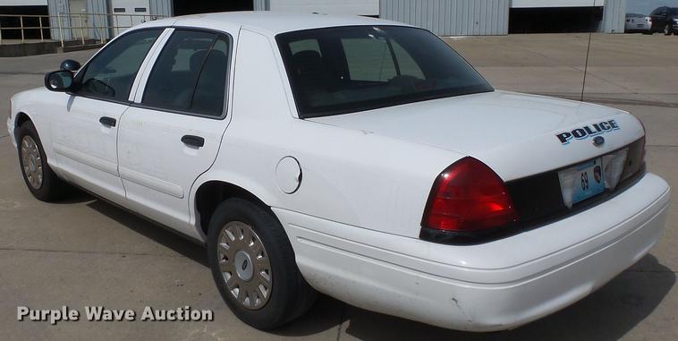 image for item DE7785 2005 Ford Crown Victoria Police Interceptor