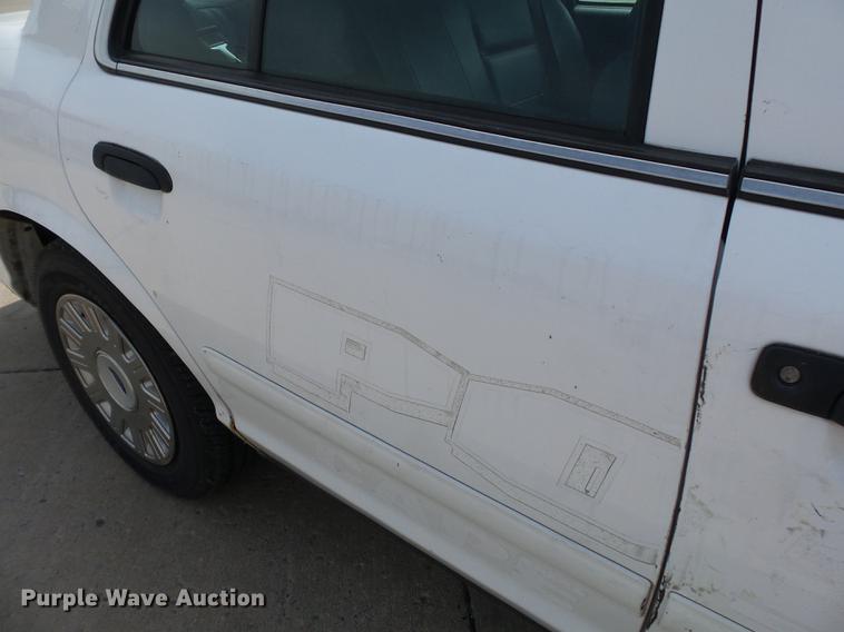 image for item DE7785 2005 Ford Crown Victoria Police Interceptor