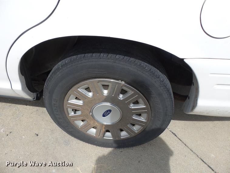 image for item DE7785 2005 Ford Crown Victoria Police Interceptor
