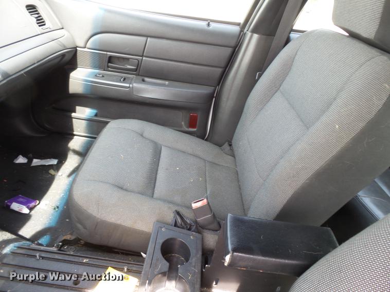 image for item DE7785 2005 Ford Crown Victoria Police Interceptor