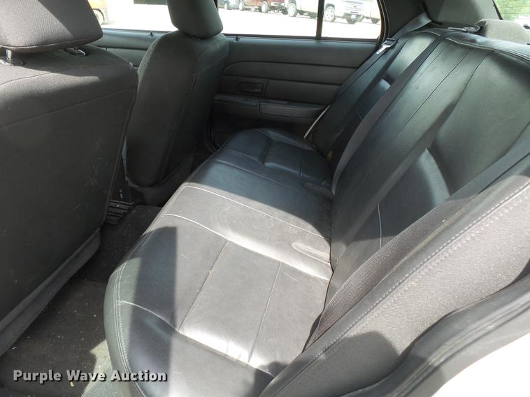 image for item DE7785 2005 Ford Crown Victoria Police Interceptor