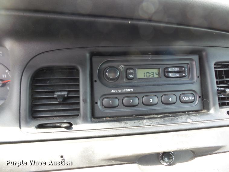 image for item DE7785 2005 Ford Crown Victoria Police Interceptor