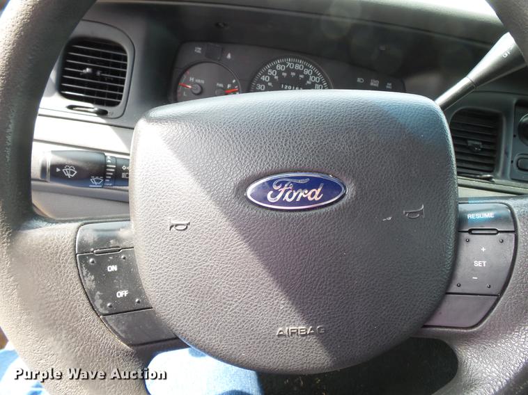 image for item DE7785 2005 Ford Crown Victoria Police Interceptor