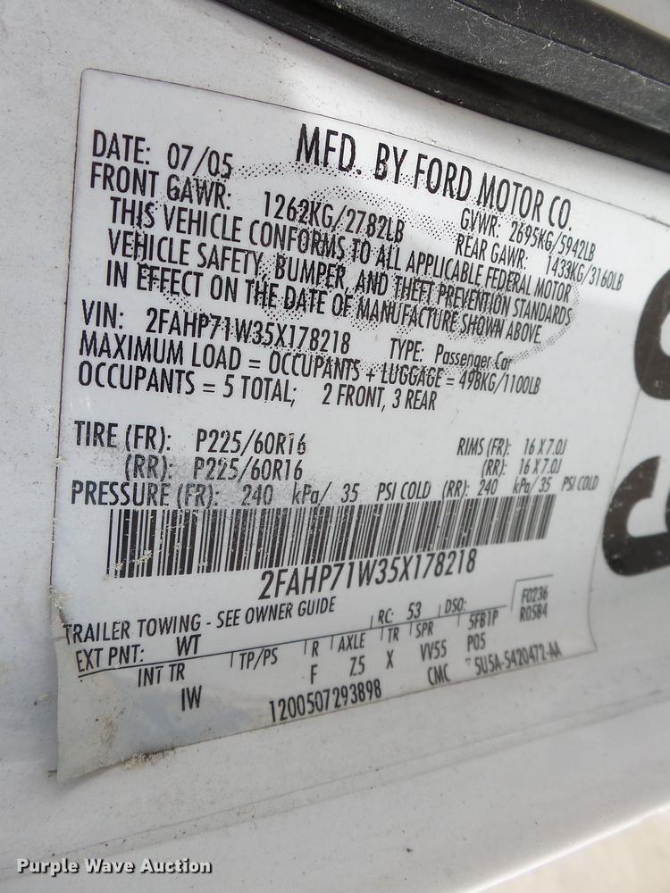 image for item DE7785 2005 Ford Crown Victoria Police Interceptor