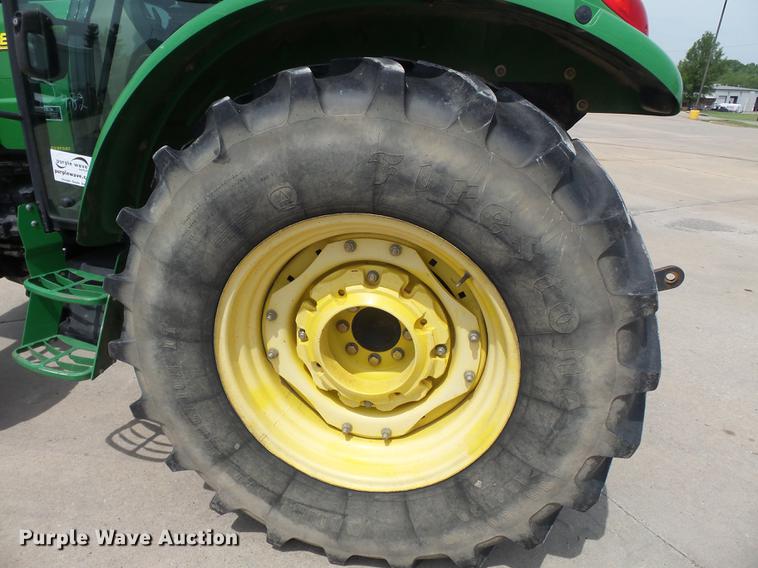 image for item DE7786 John Deere 5525 MFWD tractor