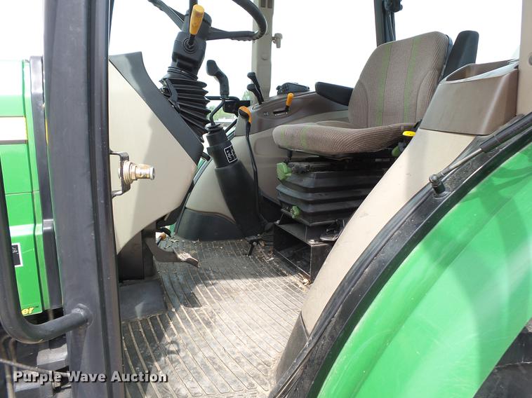 image for item DE7786 John Deere 5525 MFWD tractor