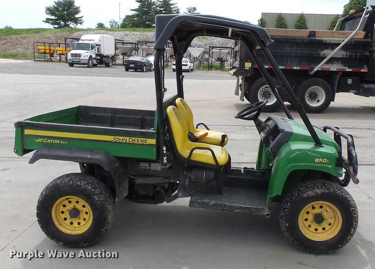 image for item DE7787 2009 John Deere Gator 850D utility vehicle