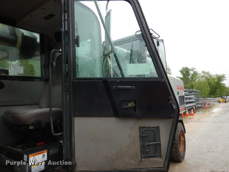 image for item DE8368 2009 Gradall XL3100 Series III rubber tire excavator