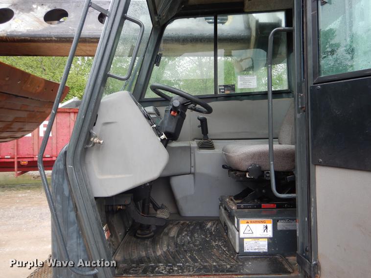 image for item DE8368 2009 Gradall XL3100 Series III rubber tire excavator