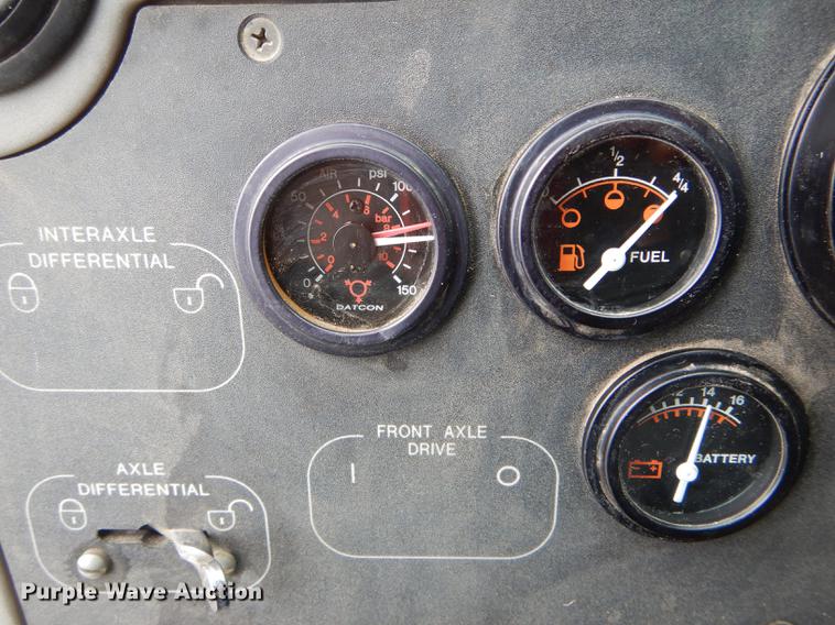 image for item DE8368 2009 Gradall XL3100 Series III rubber tire excavator