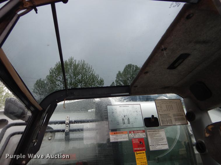 image for item DE8368 2009 Gradall XL3100 Series III rubber tire excavator