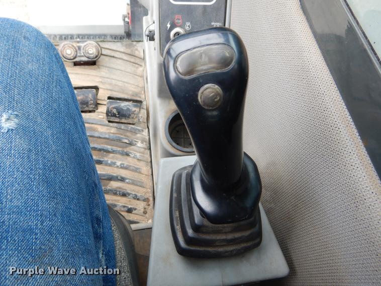 image for item DE8368 2009 Gradall XL3100 Series III rubber tire excavator