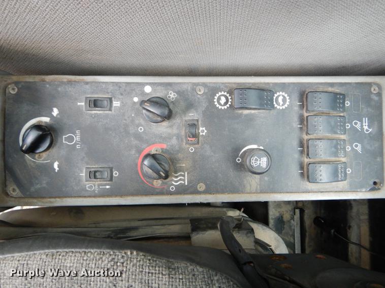 image for item DE8368 2009 Gradall XL3100 Series III rubber tire excavator