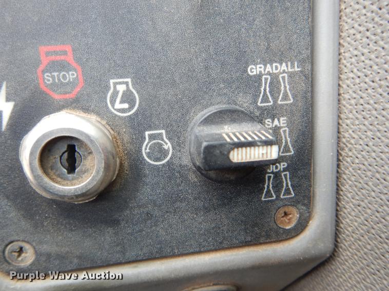 image for item DE8368 2009 Gradall XL3100 Series III rubber tire excavator