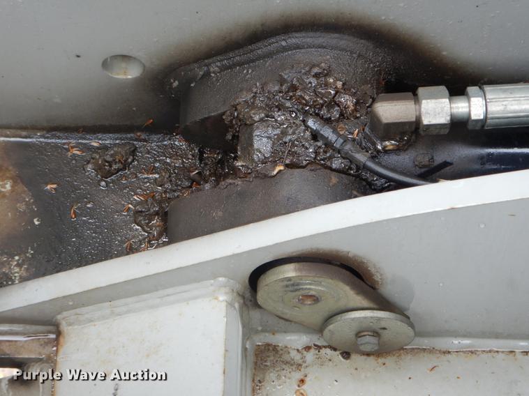 image for item DE8368 2009 Gradall XL3100 Series III rubber tire excavator