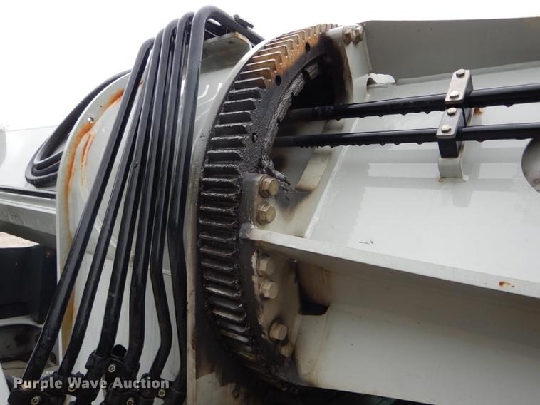 image for item DE8368 2009 Gradall XL3100 Series III rubber tire excavator