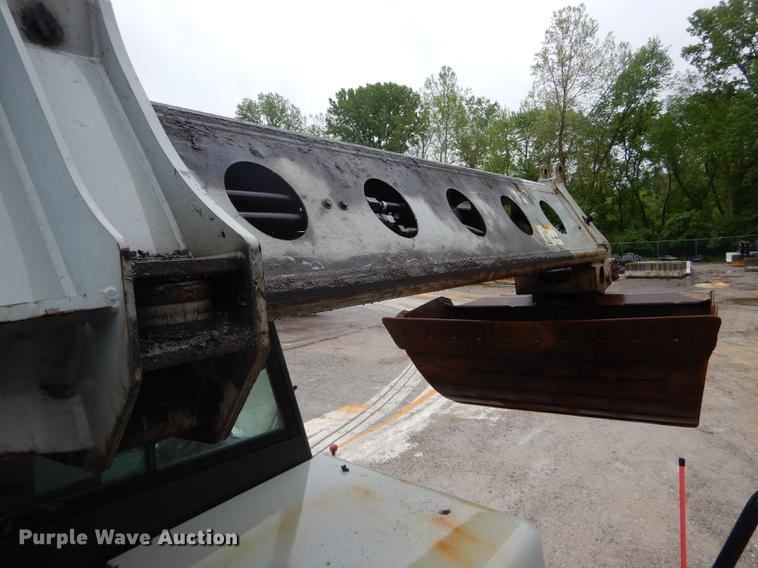 image for item DE8368 2009 Gradall XL3100 Series III rubber tire excavator