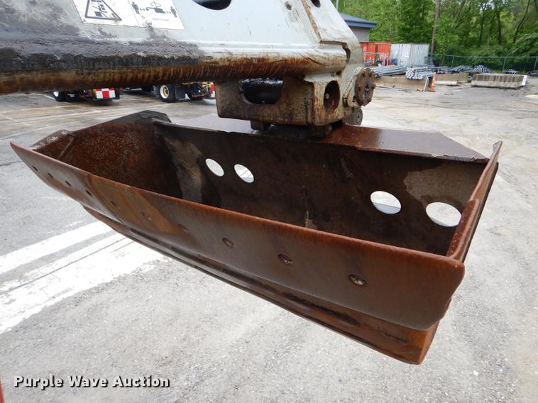 image for item DE8368 2009 Gradall XL3100 Series III rubber tire excavator