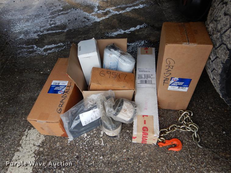 image for item DE8368 2009 Gradall XL3100 Series III rubber tire excavator