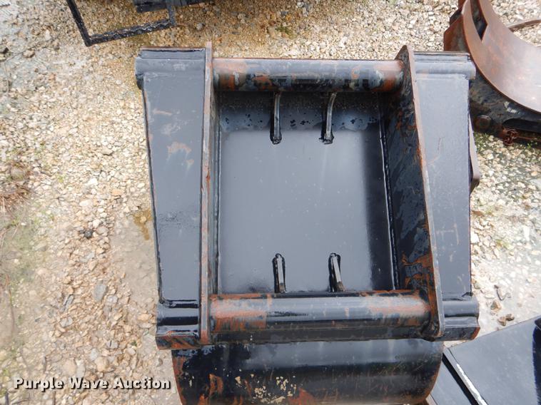 image for item DE8368 2009 Gradall XL3100 Series III rubber tire excavator