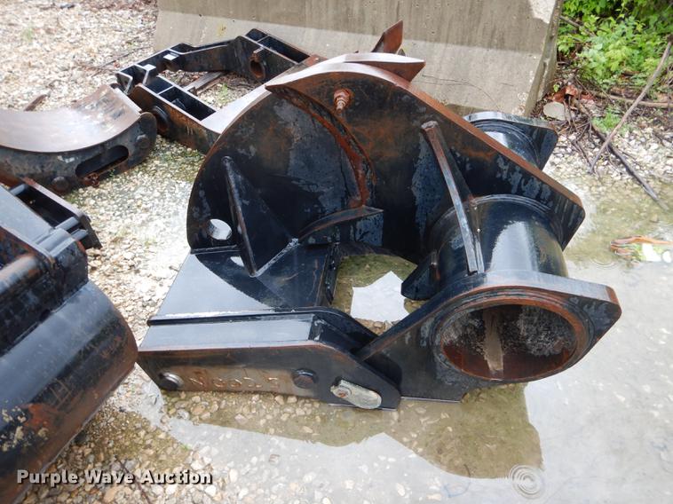 image for item DE8368 2009 Gradall XL3100 Series III rubber tire excavator