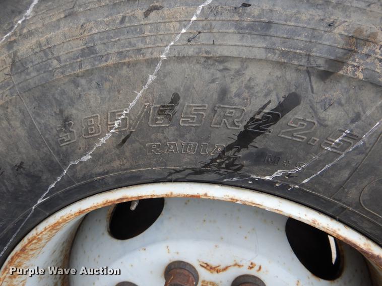 image for item DE8368 2009 Gradall XL3100 Series III rubber tire excavator