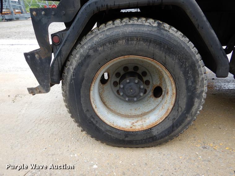 image for item DE8368 2009 Gradall XL3100 Series III rubber tire excavator