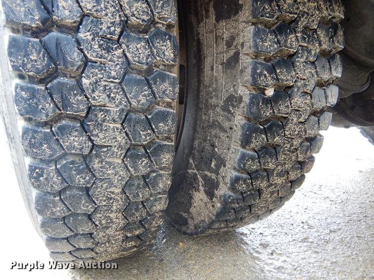 image for item DE8368 2009 Gradall XL3100 Series III rubber tire excavator