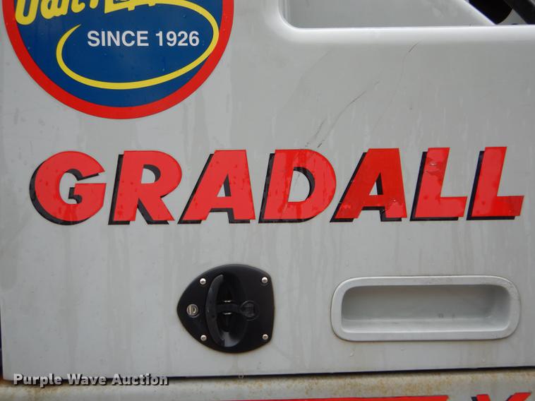 image for item DE8368 2009 Gradall XL3100 Series III rubber tire excavator