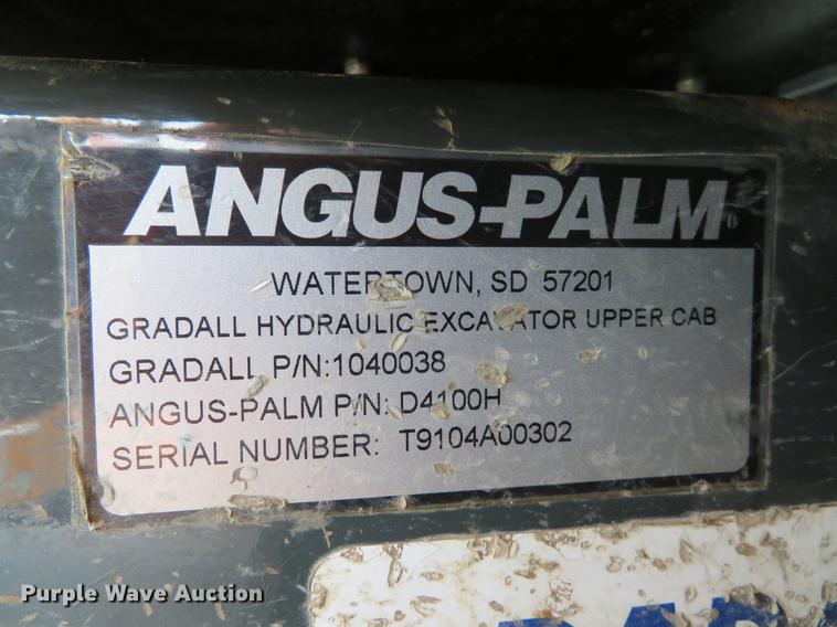 image for item DE8368 2009 Gradall XL3100 Series III rubber tire excavator