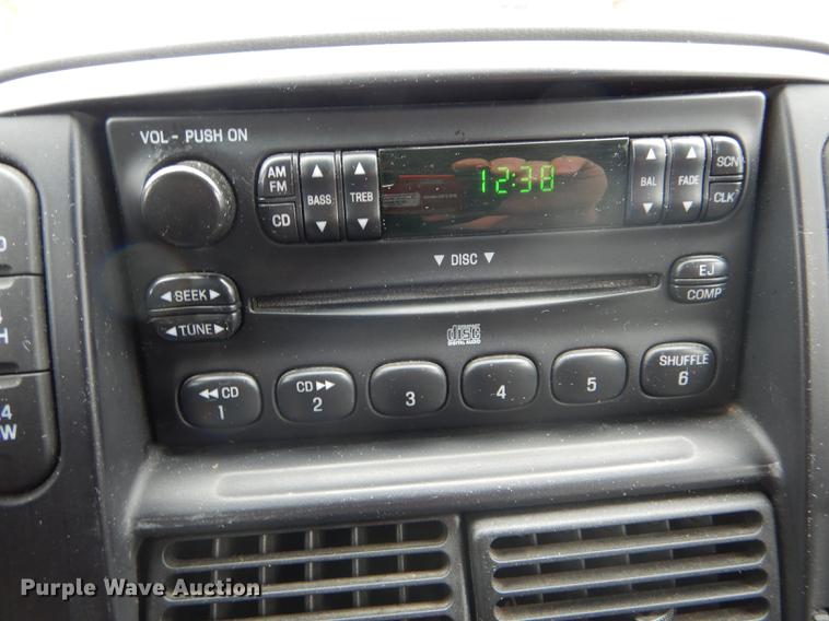 image for item DE8390 2004 Ford Explorer SUV