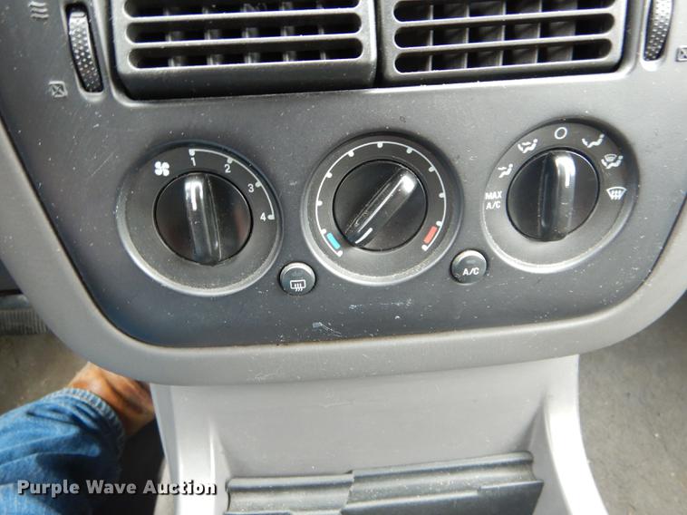 image for item DE8390 2004 Ford Explorer SUV