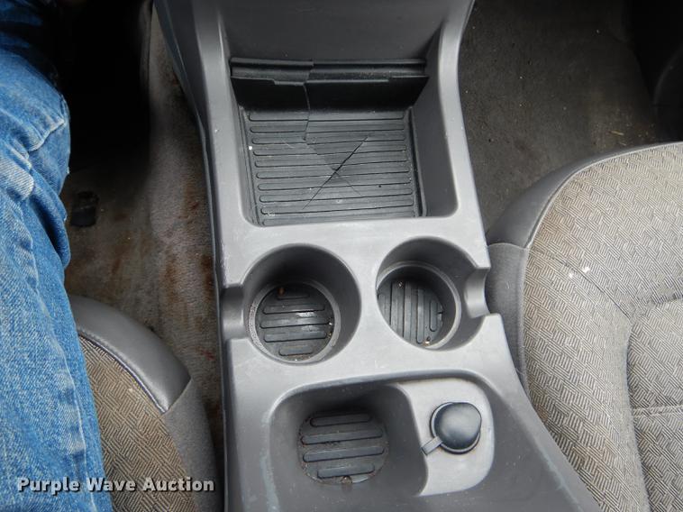 image for item DE8390 2004 Ford Explorer SUV