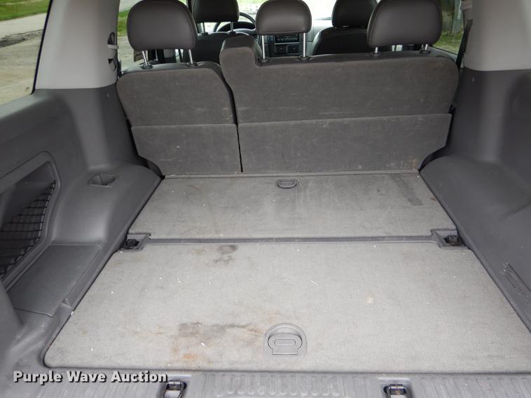 image for item DE8390 2004 Ford Explorer SUV