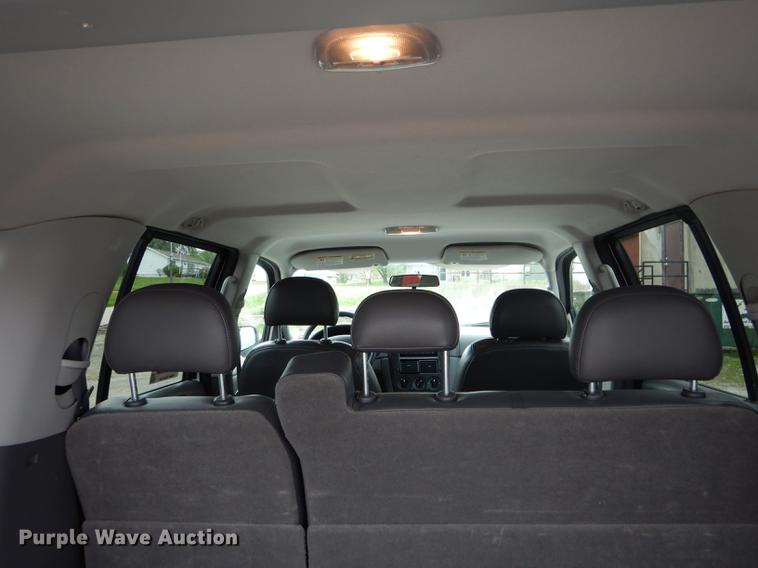 image for item DE8390 2004 Ford Explorer SUV