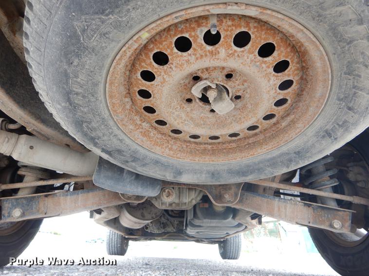 image for item DE8390 2004 Ford Explorer SUV