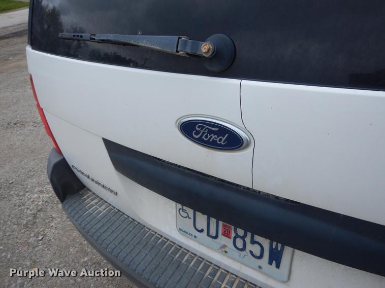 image for item DE8390 2004 Ford Explorer SUV