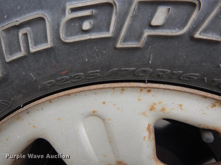 image for item DE8390 2004 Ford Explorer SUV