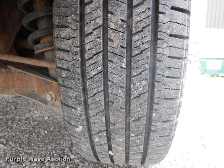 image for item DE8390 2004 Ford Explorer SUV